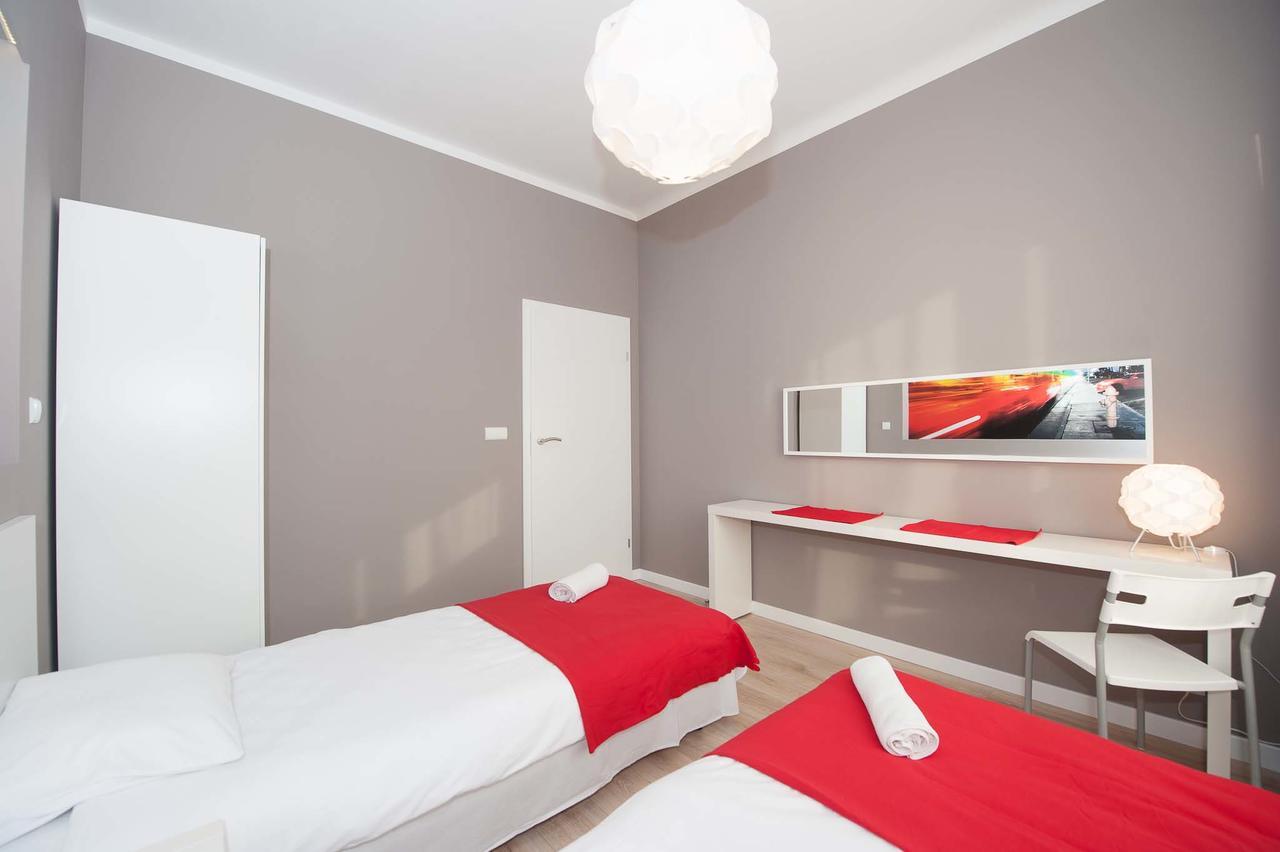 Planet Hostel *